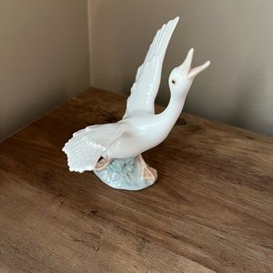 Lladro flying duck/swan porcelain figurine